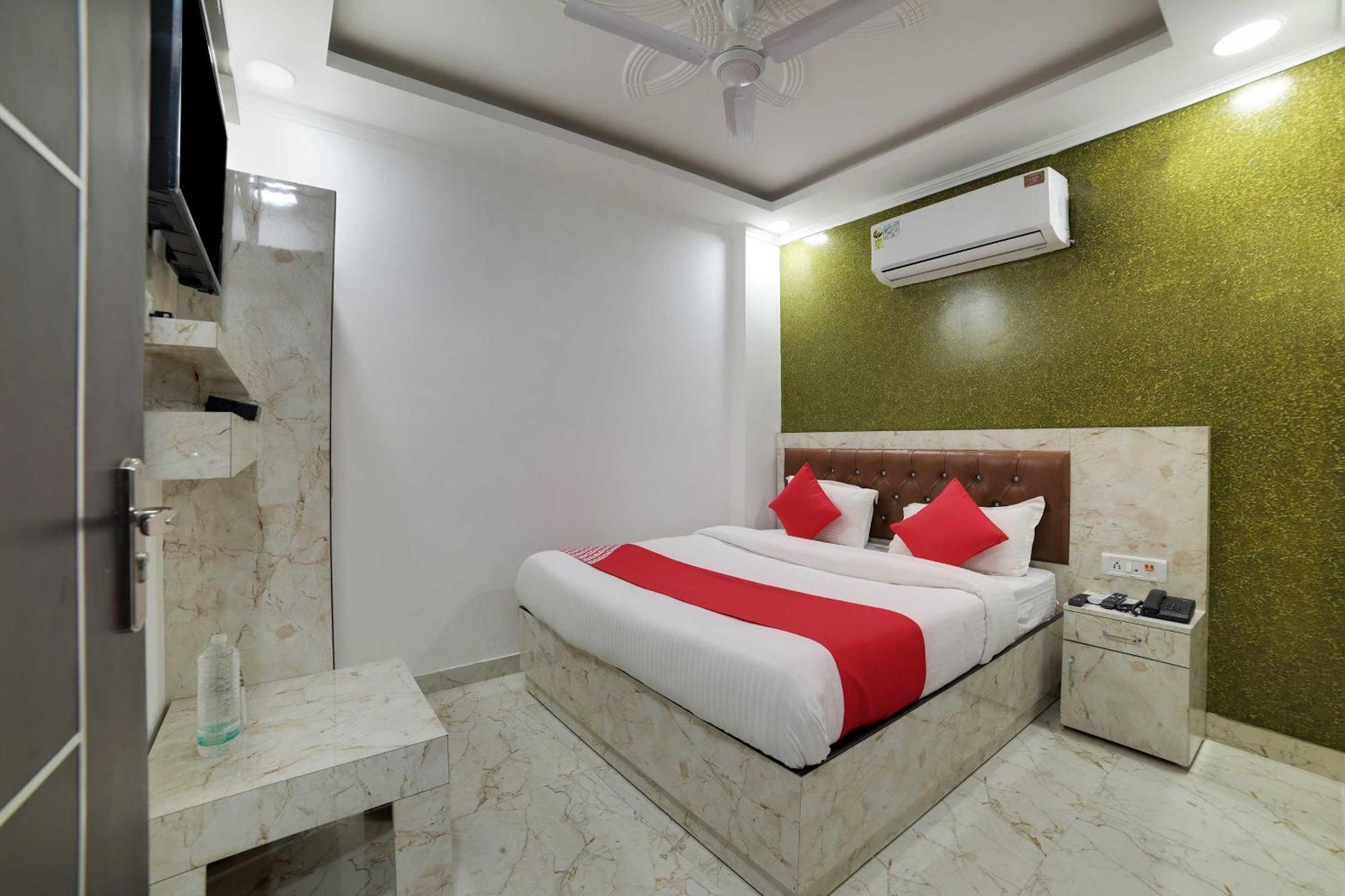 Hotel O Kanak Palace New Delhi Exterior photo
