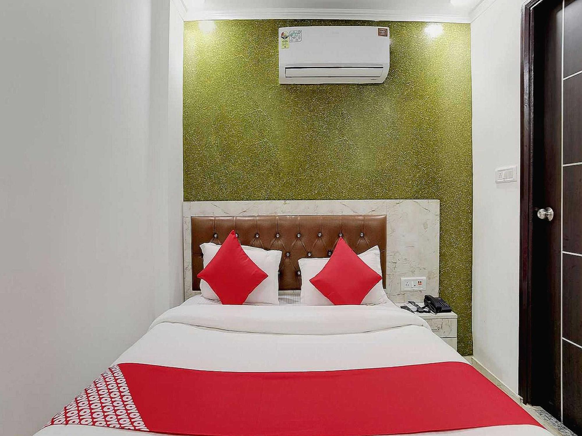 Hotel O Kanak Palace New Delhi Exterior photo