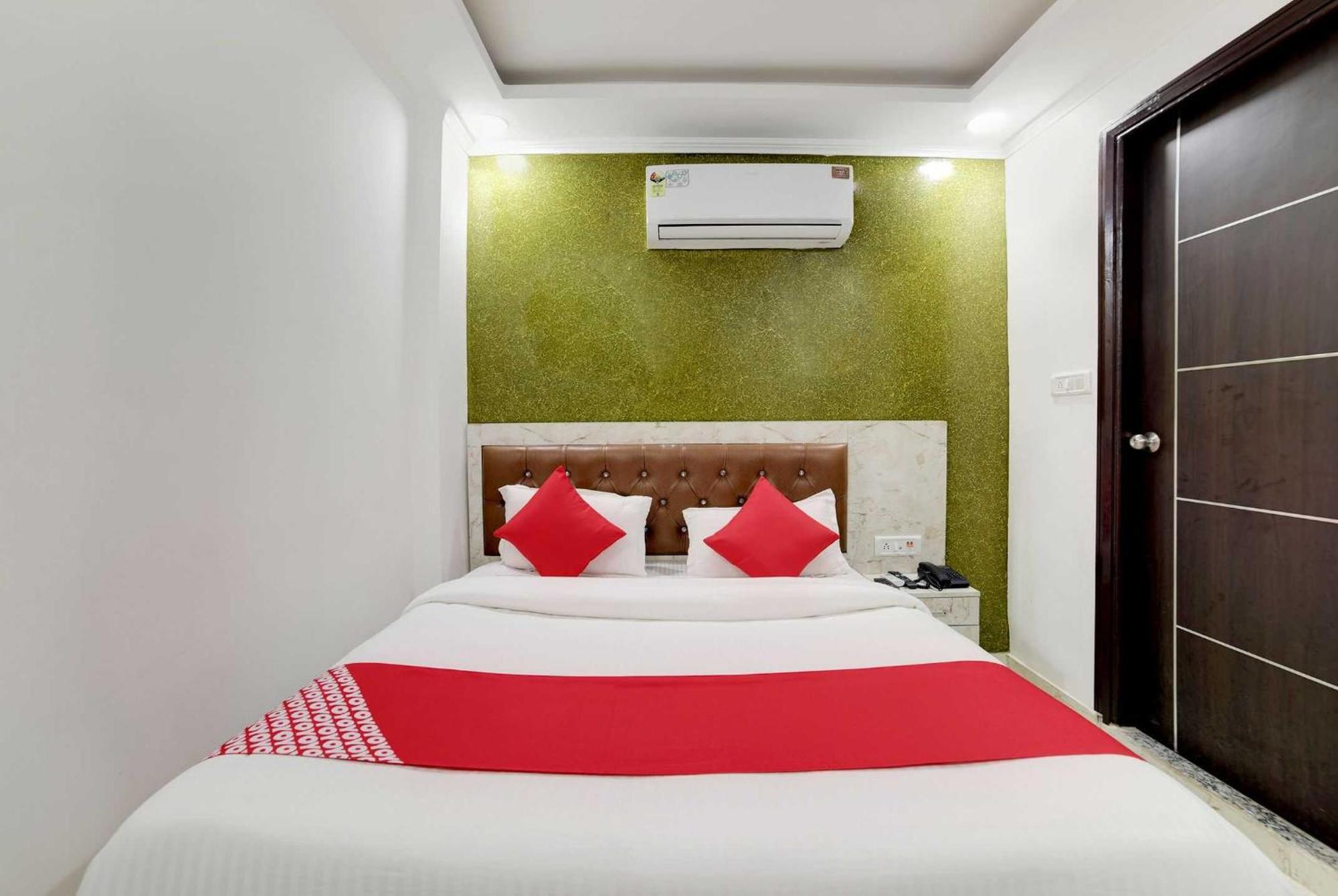 Hotel O Kanak Palace New Delhi Exterior photo