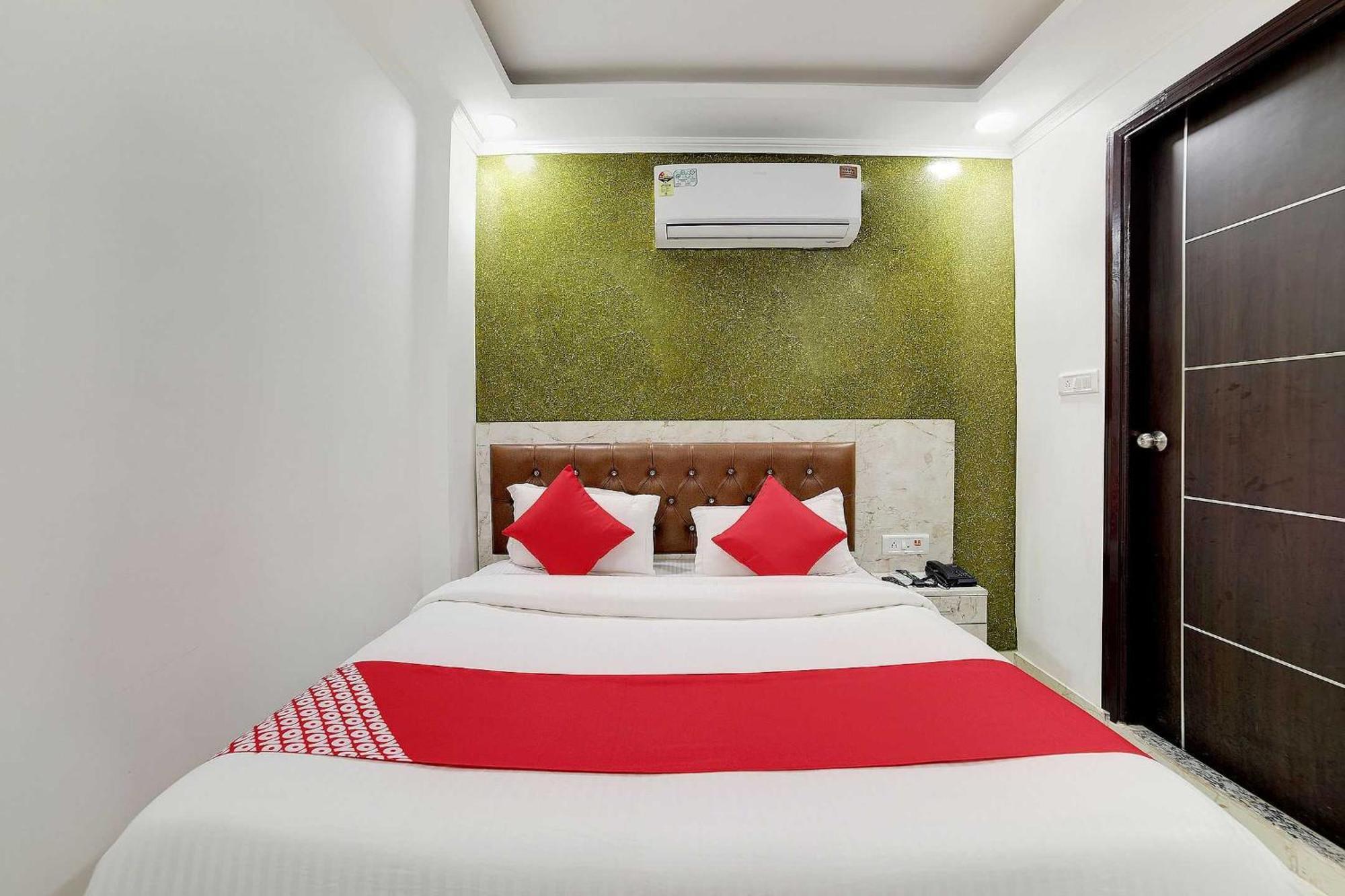 Hotel O Kanak Palace New Delhi Exterior photo